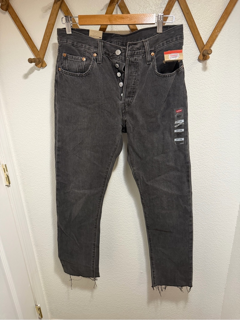 Levi's Slim Straight Jeans in Faded Black